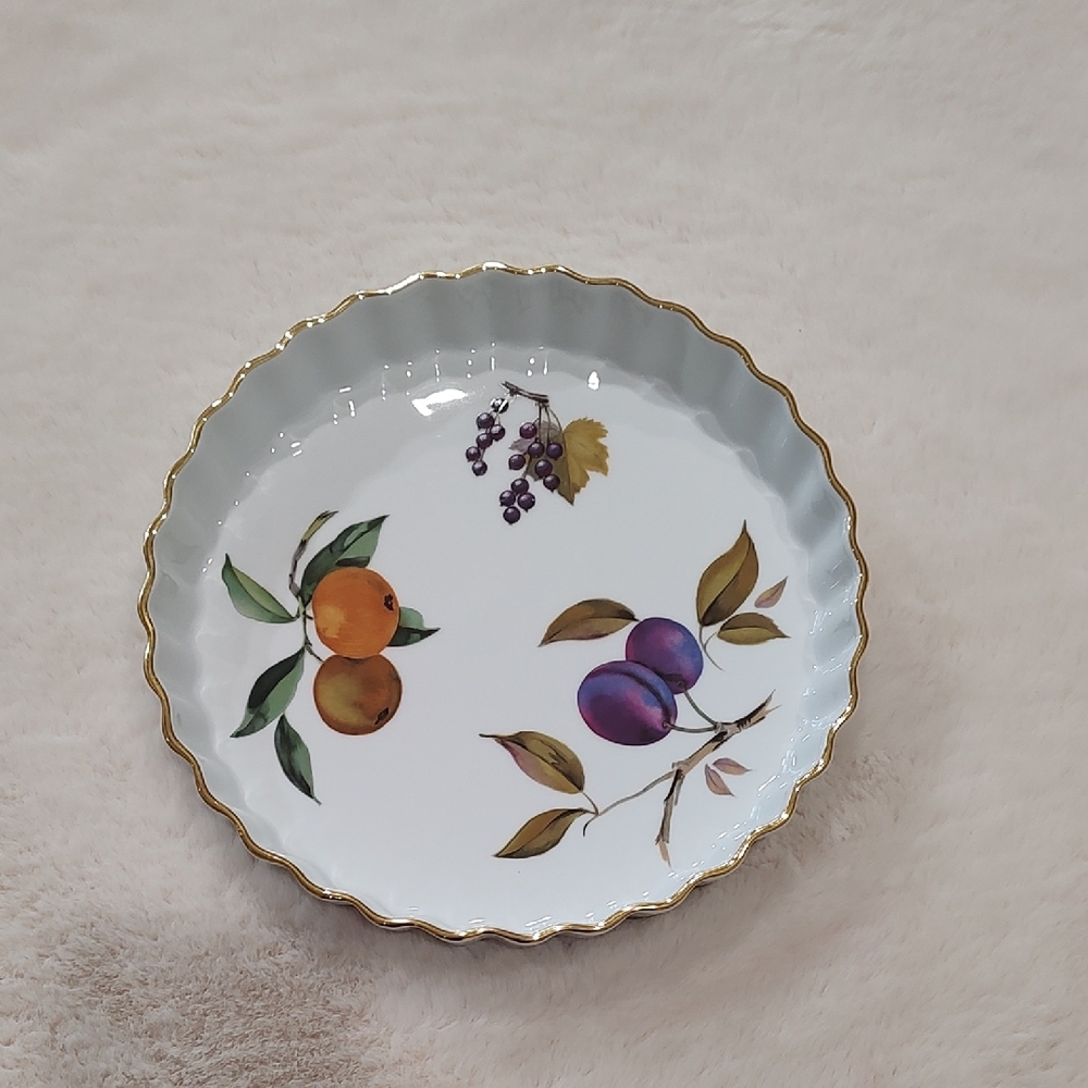 Elegant Fruit Design Ceramic Pie Dish